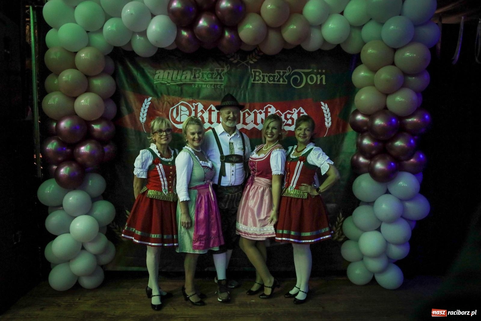 Zdjęcie w galerii na portalu naszraciborz.pl: Szymocice świętowały 25 lat Oktoberfestu. Na scenie Toby i Francesco Napoli [FOTO] wiadomości z regionu