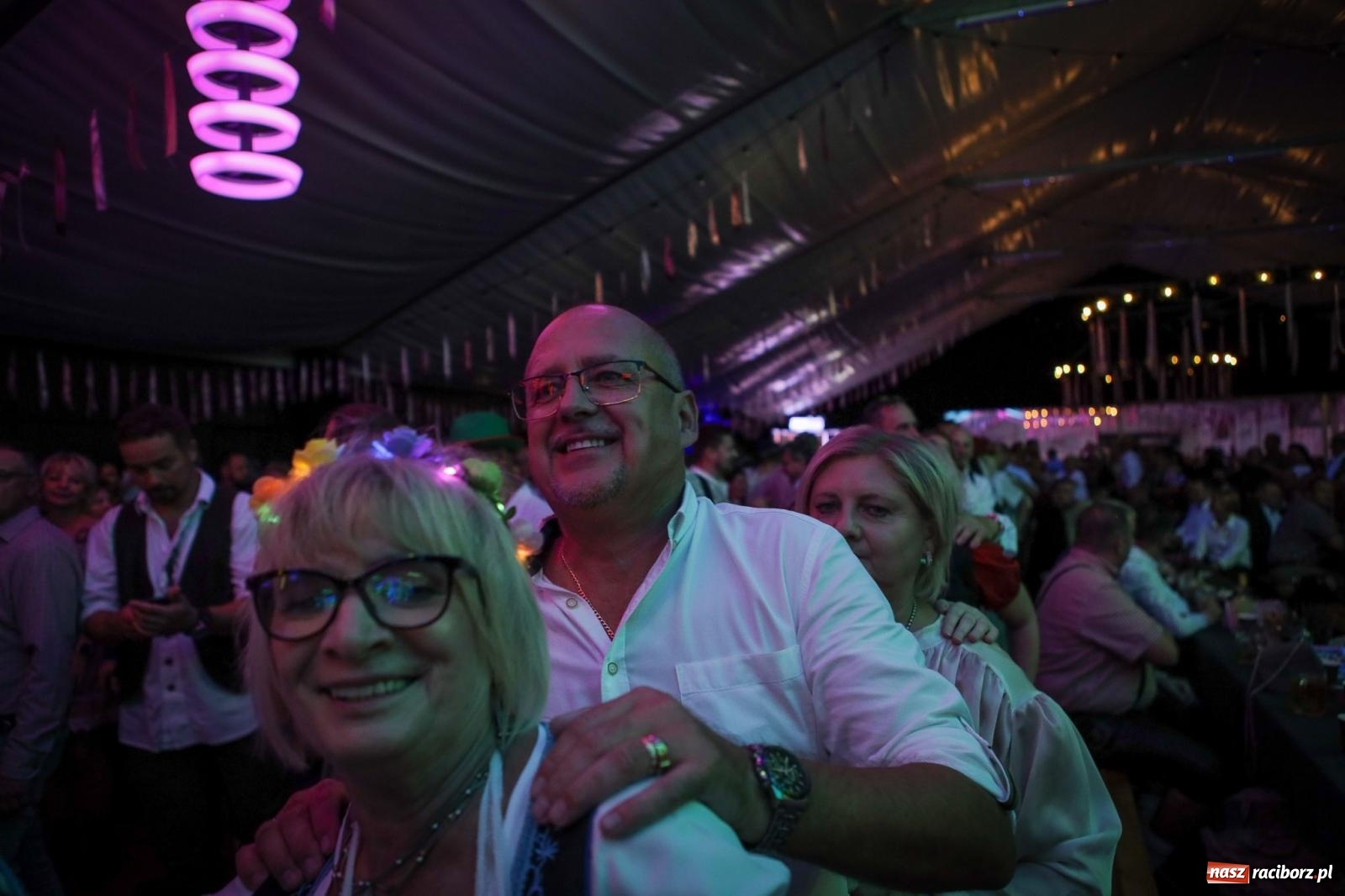 Zdjęcie w galerii na portalu naszraciborz.pl: Szymocice świętowały 25 lat Oktoberfestu. Na scenie Toby i Francesco Napoli [FOTO] wiadomości z regionu