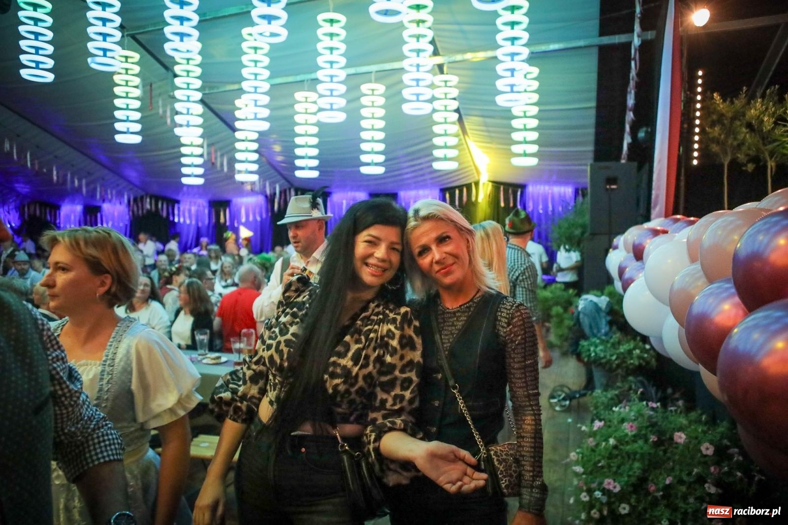 Zdjęcie w galerii na portalu naszraciborz.pl: Szymocice świętowały 25 lat Oktoberfestu. Na scenie Toby i Francesco Napoli [FOTO] wiadomości z regionu