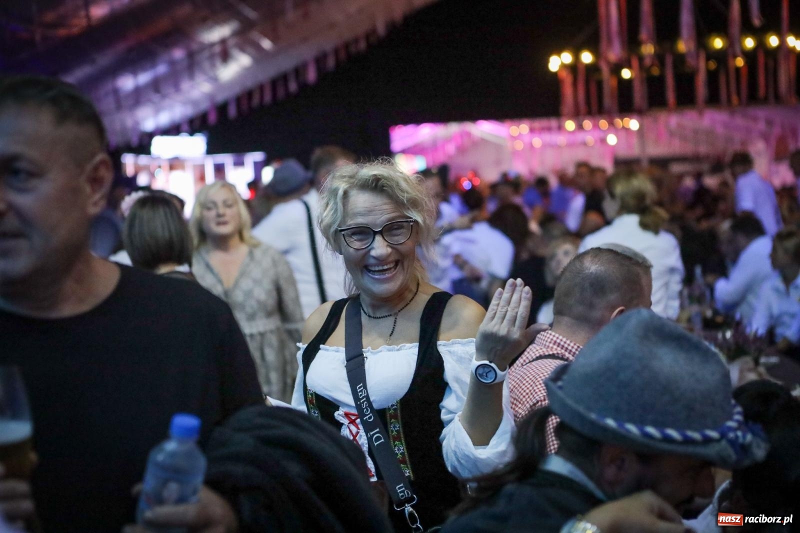 Zdjęcie w galerii na portalu naszraciborz.pl: Szymocice świętowały 25 lat Oktoberfestu. Na scenie Toby i Francesco Napoli [FOTO] wiadomości z regionu