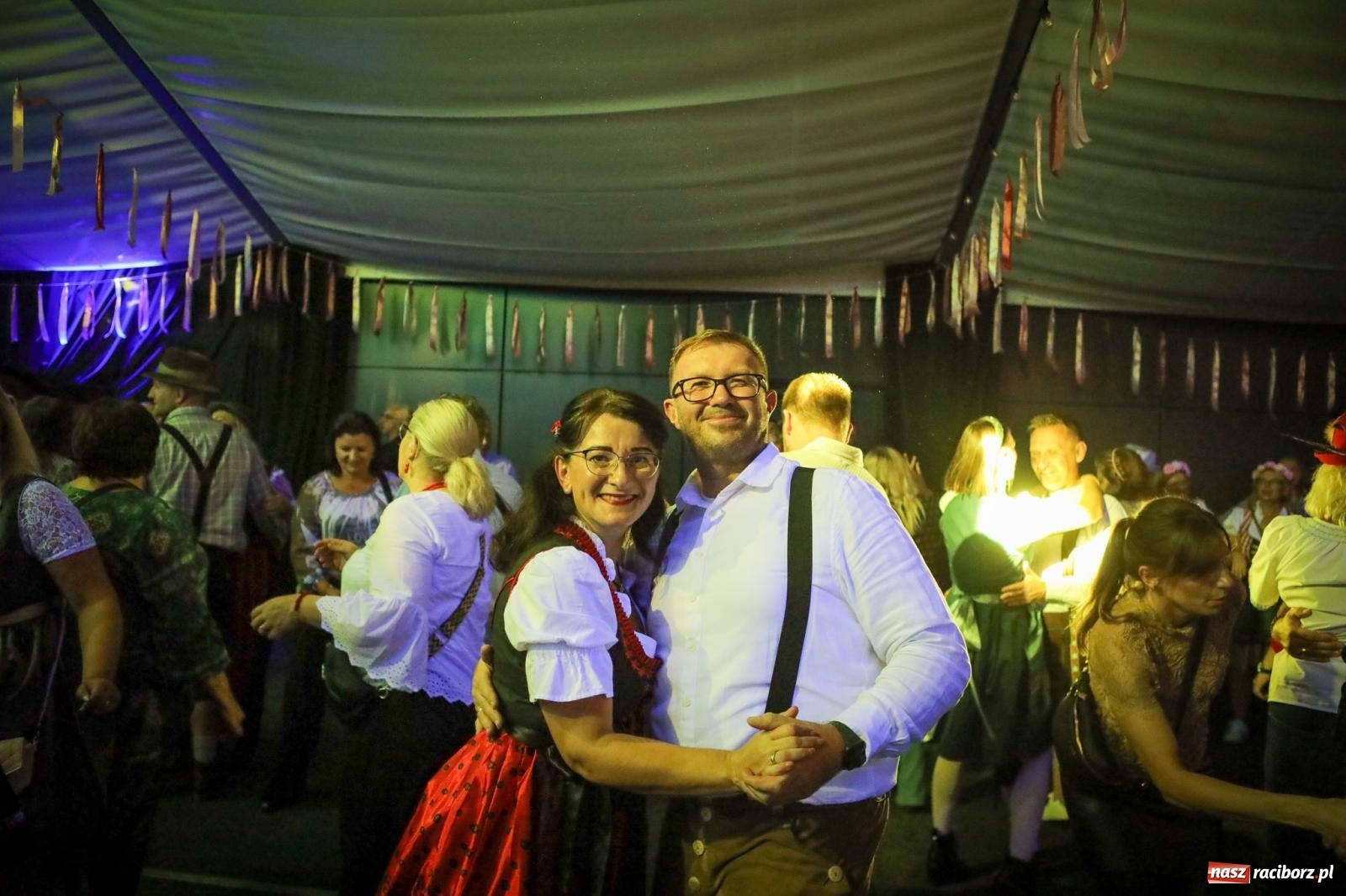Zdjęcie w galerii na portalu naszraciborz.pl: Szymocice świętowały 25 lat Oktoberfestu. Na scenie Toby i Francesco Napoli [FOTO] wiadomości z regionu