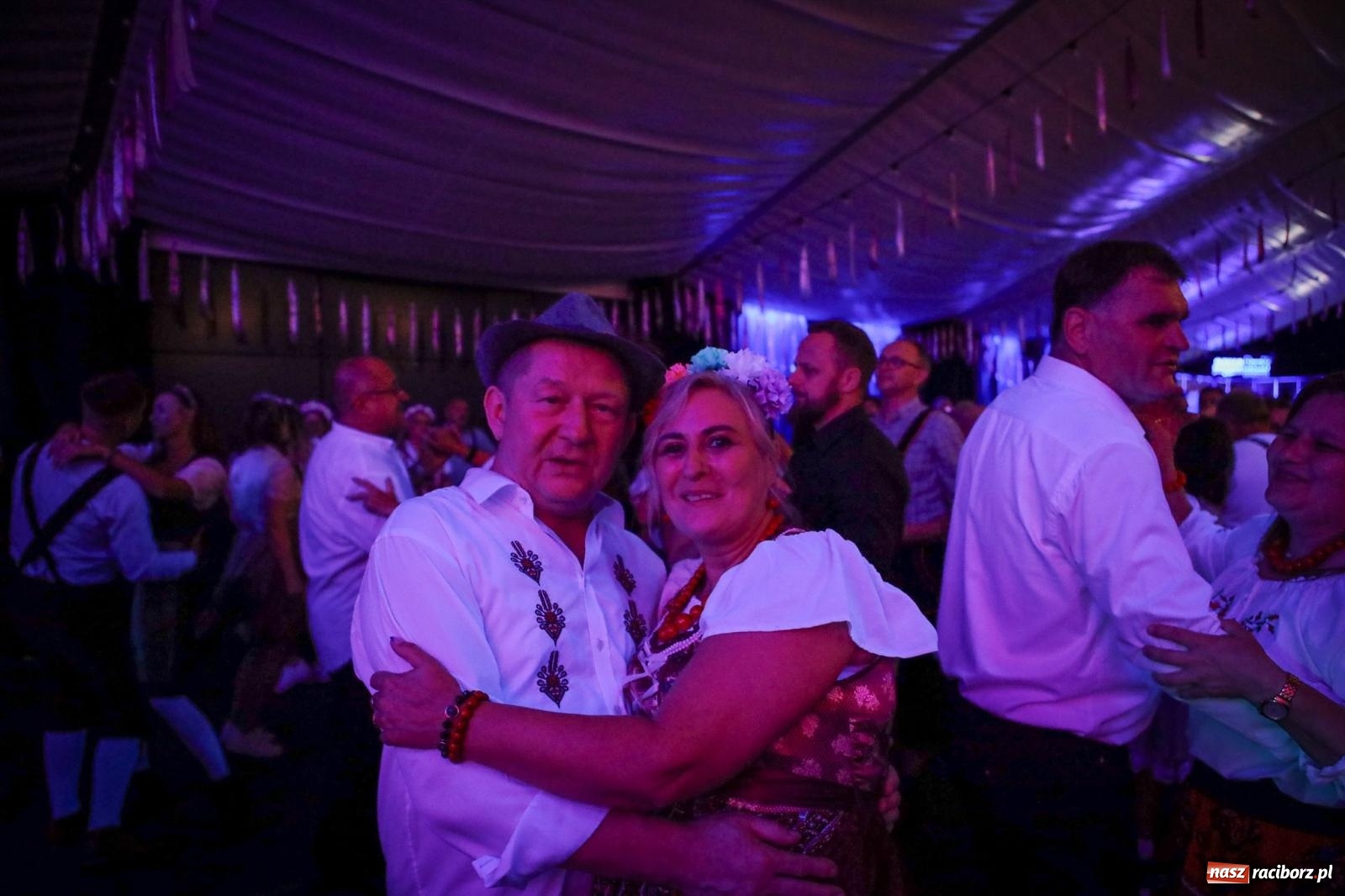 Zdjęcie w galerii na portalu naszraciborz.pl: Szymocice świętowały 25 lat Oktoberfestu. Na scenie Toby i Francesco Napoli [FOTO] wiadomości z regionu