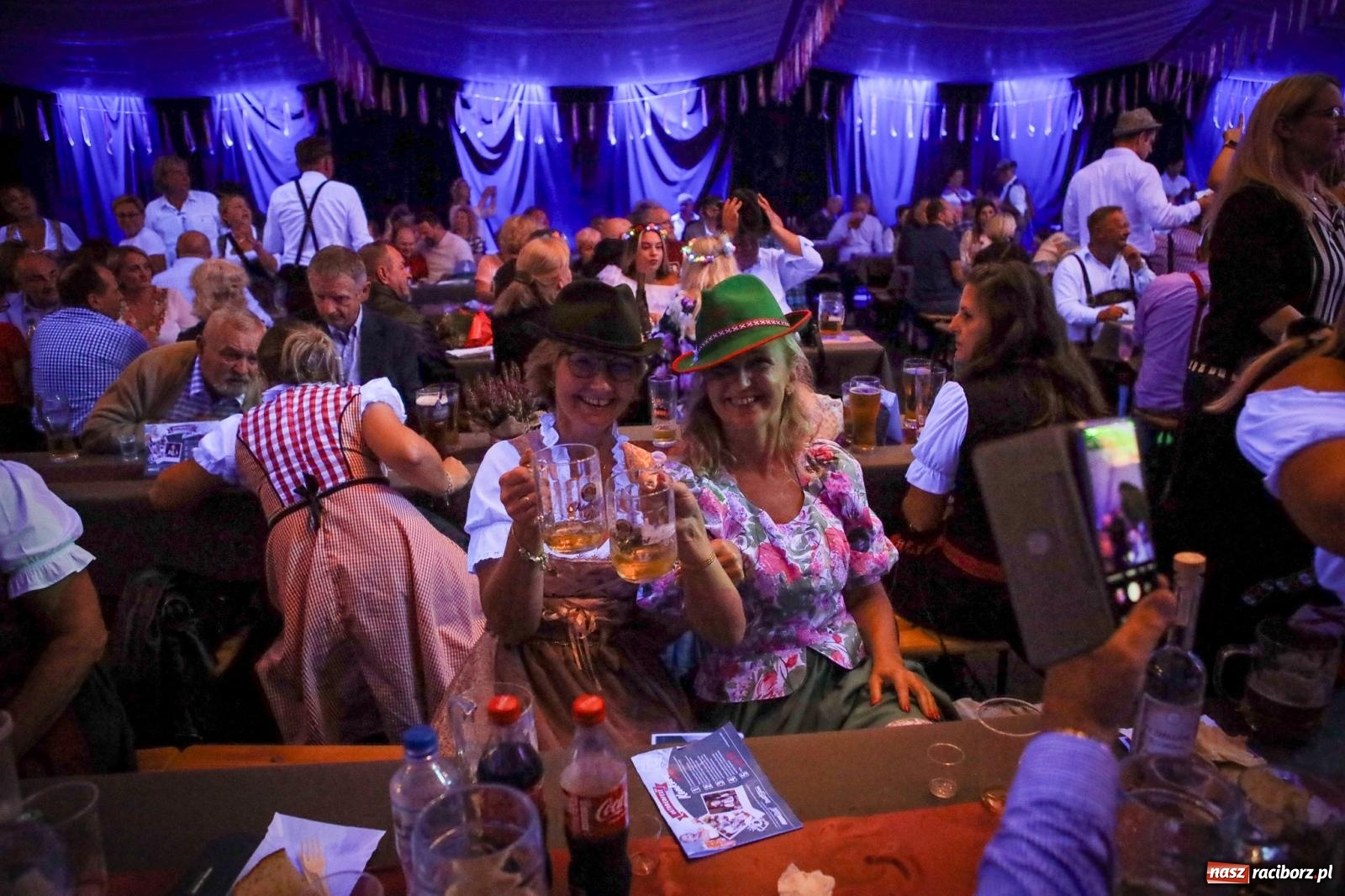 Zdjęcie w galerii na portalu naszraciborz.pl: Szymocice świętowały 25 lat Oktoberfestu. Na scenie Toby i Francesco Napoli [FOTO] wiadomości z regionu