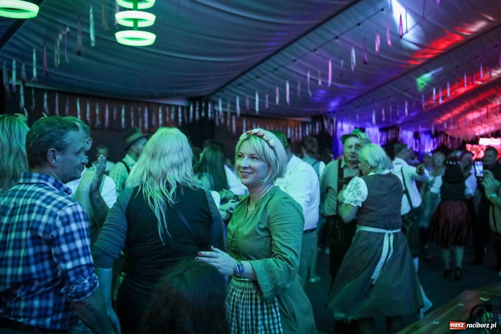 Zdjęcie w galerii na portalu naszraciborz.pl: Szymocice świętowały 25 lat Oktoberfestu. Na scenie Toby i Francesco Napoli [FOTO] wiadomości z regionu