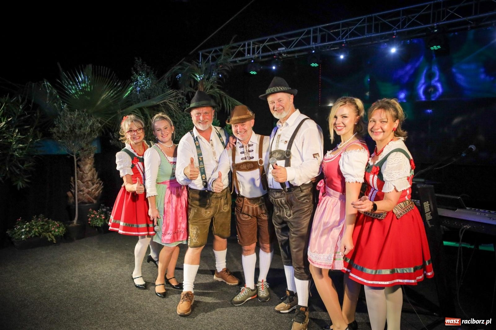 Zdjęcie w galerii na portalu naszraciborz.pl: Szymocice świętowały 25 lat Oktoberfestu. Na scenie Toby i Francesco Napoli [FOTO] wiadomości z regionu