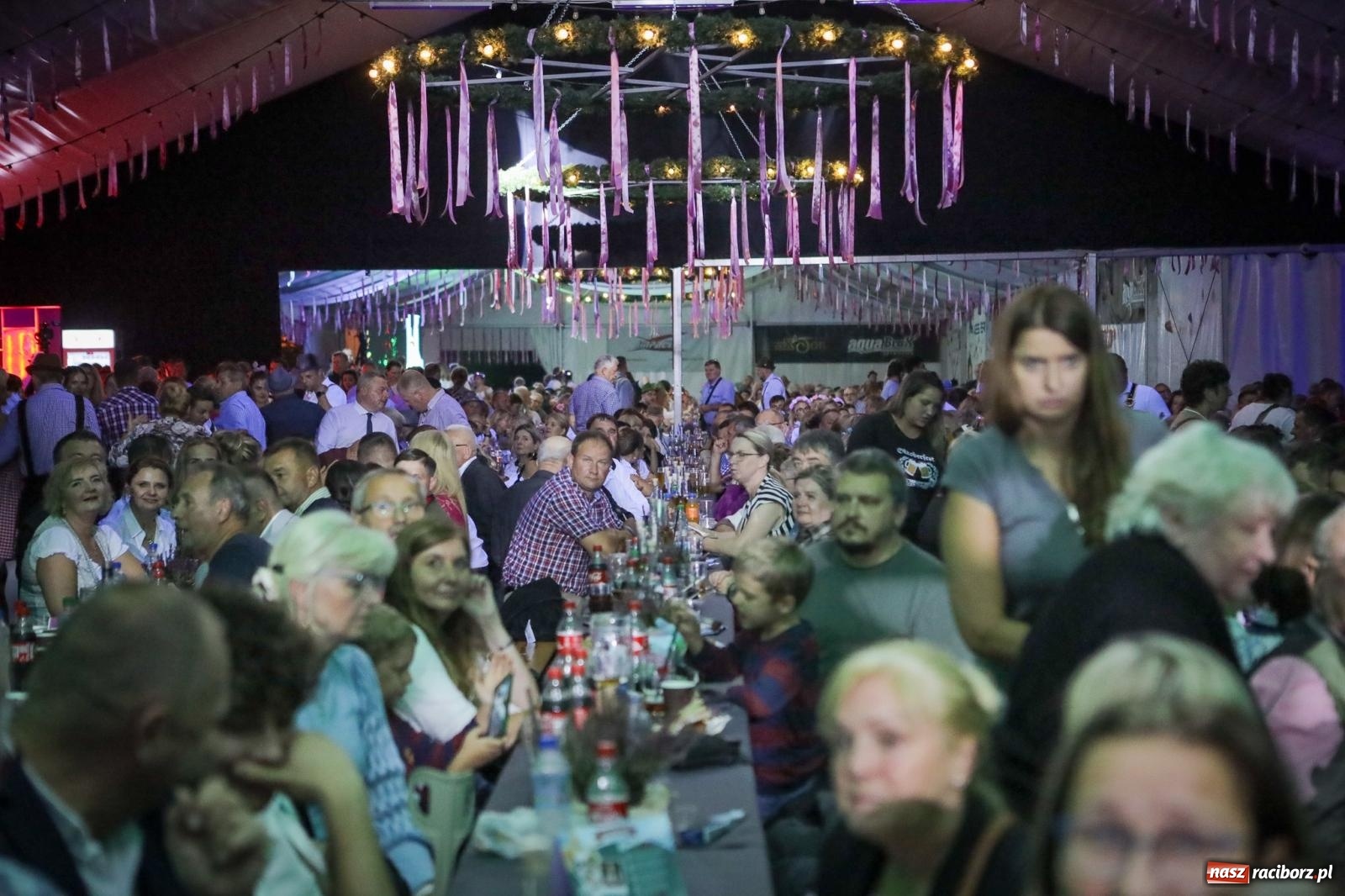 Zdjęcie w galerii na portalu naszraciborz.pl: Szymocice świętowały 25 lat Oktoberfestu. Na scenie Toby i Francesco Napoli [FOTO] wiadomości z regionu