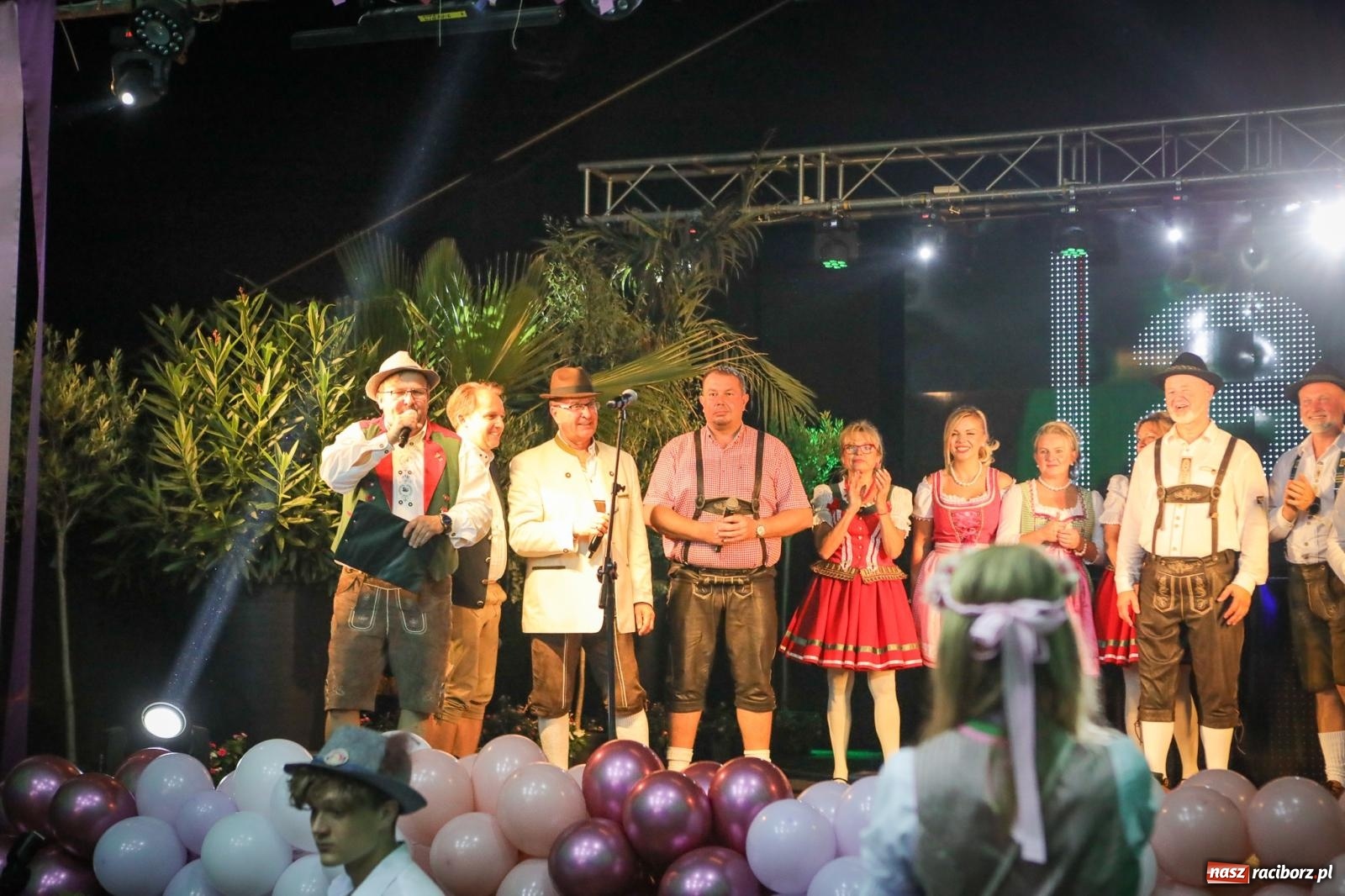 Zdjęcie w galerii na portalu naszraciborz.pl: Szymocice świętowały 25 lat Oktoberfestu. Na scenie Toby i Francesco Napoli [FOTO] wiadomości z regionu