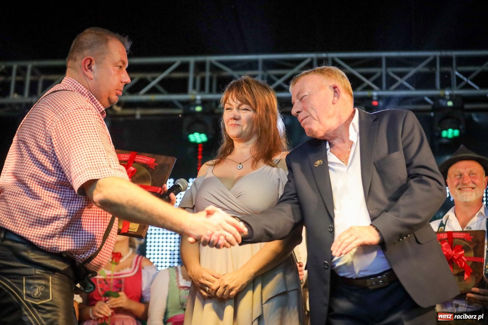 Zdjęcie w galerii na portalu naszraciborz.pl: Szymocice świętowały 25 lat Oktoberfestu. Na scenie Toby i Francesco Napoli [FOTO] wiadomości z regionu