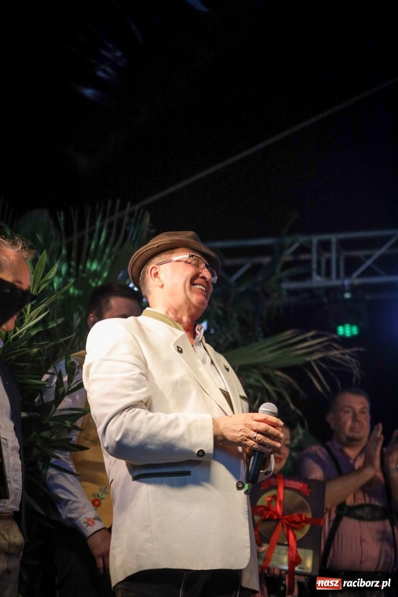 Zdjęcie w galerii na portalu naszraciborz.pl: Szymocice świętowały 25 lat Oktoberfestu. Na scenie Toby i Francesco Napoli [FOTO] wiadomości z regionu