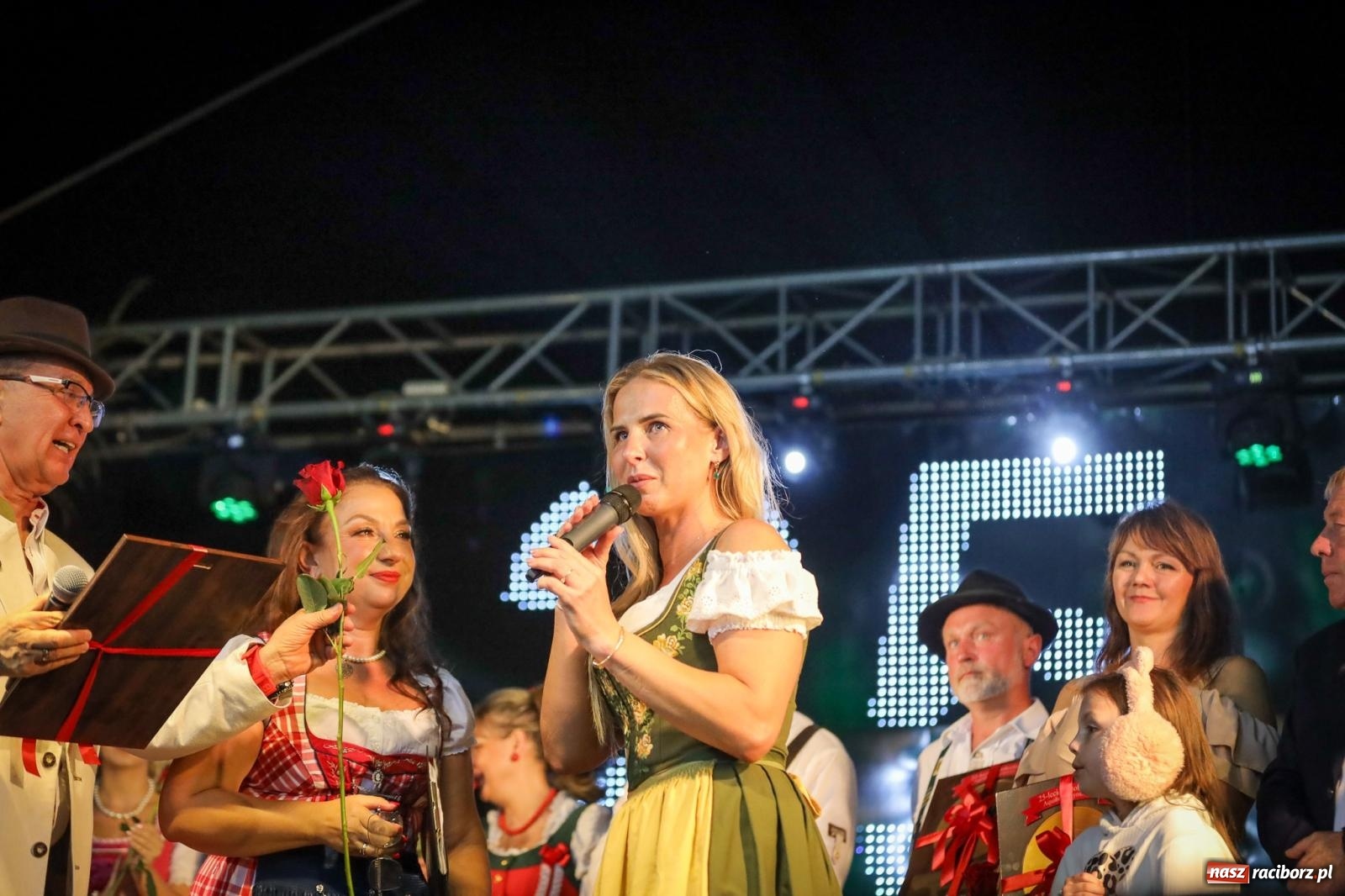 Zdjęcie w galerii na portalu naszraciborz.pl: Szymocice świętowały 25 lat Oktoberfestu. Na scenie Toby i Francesco Napoli [FOTO] wiadomości z regionu