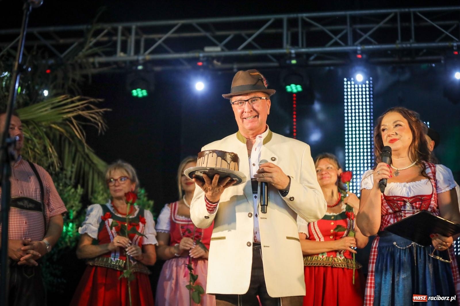 Zdjęcie w galerii na portalu naszraciborz.pl: Szymocice świętowały 25 lat Oktoberfestu. Na scenie Toby i Francesco Napoli [FOTO] wiadomości z regionu