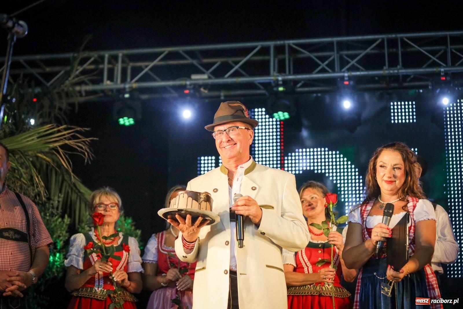 Zdjęcie w galerii na portalu naszraciborz.pl: Szymocice świętowały 25 lat Oktoberfestu. Na scenie Toby i Francesco Napoli [FOTO] wiadomości z regionu