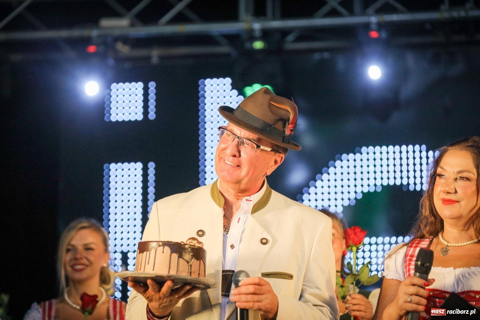Zdjęcie w galerii na portalu naszraciborz.pl: Szymocice świętowały 25 lat Oktoberfestu. Na scenie Toby i Francesco Napoli [FOTO] wiadomości z regionu
