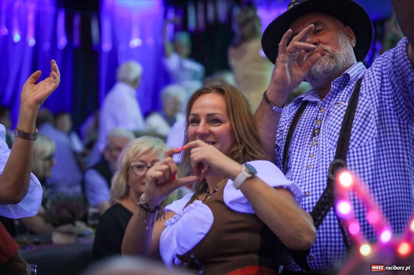 Zdjęcie w galerii na portalu naszraciborz.pl: Szymocice świętowały 25 lat Oktoberfestu. Na scenie Toby i Francesco Napoli [FOTO] wiadomości z regionu