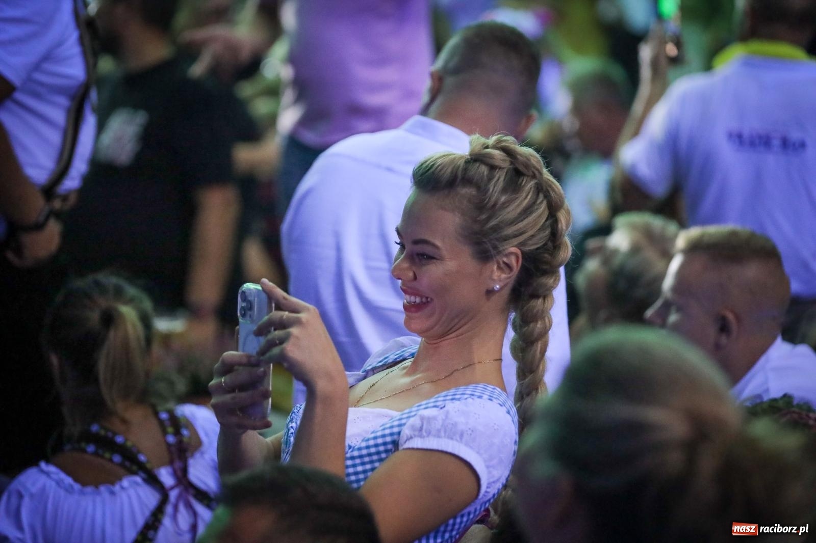 Zdjęcie w galerii na portalu naszraciborz.pl: Szymocice świętowały 25 lat Oktoberfestu. Na scenie Toby i Francesco Napoli [FOTO] wiadomości z regionu