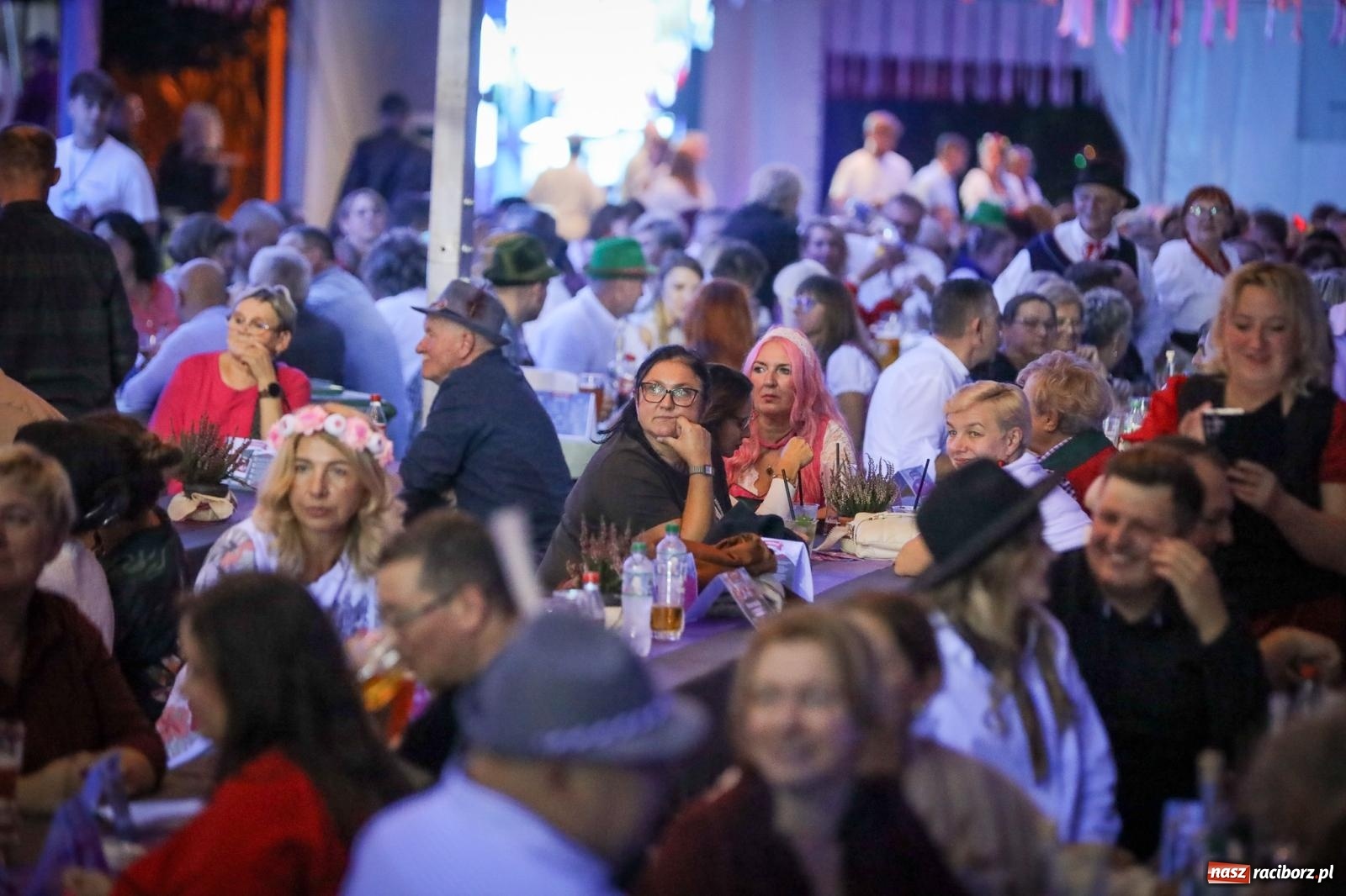 Zdjęcie w galerii na portalu naszraciborz.pl: Szymocice świętowały 25 lat Oktoberfestu. Na scenie Toby i Francesco Napoli [FOTO] wiadomości z regionu