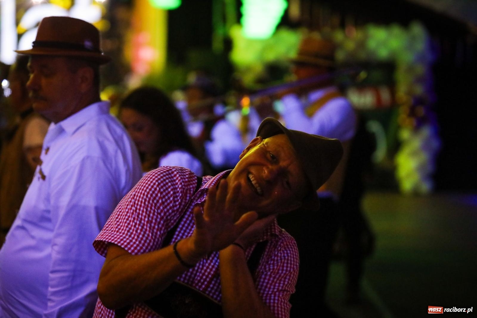 Zdjęcie w galerii na portalu naszraciborz.pl: Szymocice świętowały 25 lat Oktoberfestu. Na scenie Toby i Francesco Napoli [FOTO] wiadomości z regionu