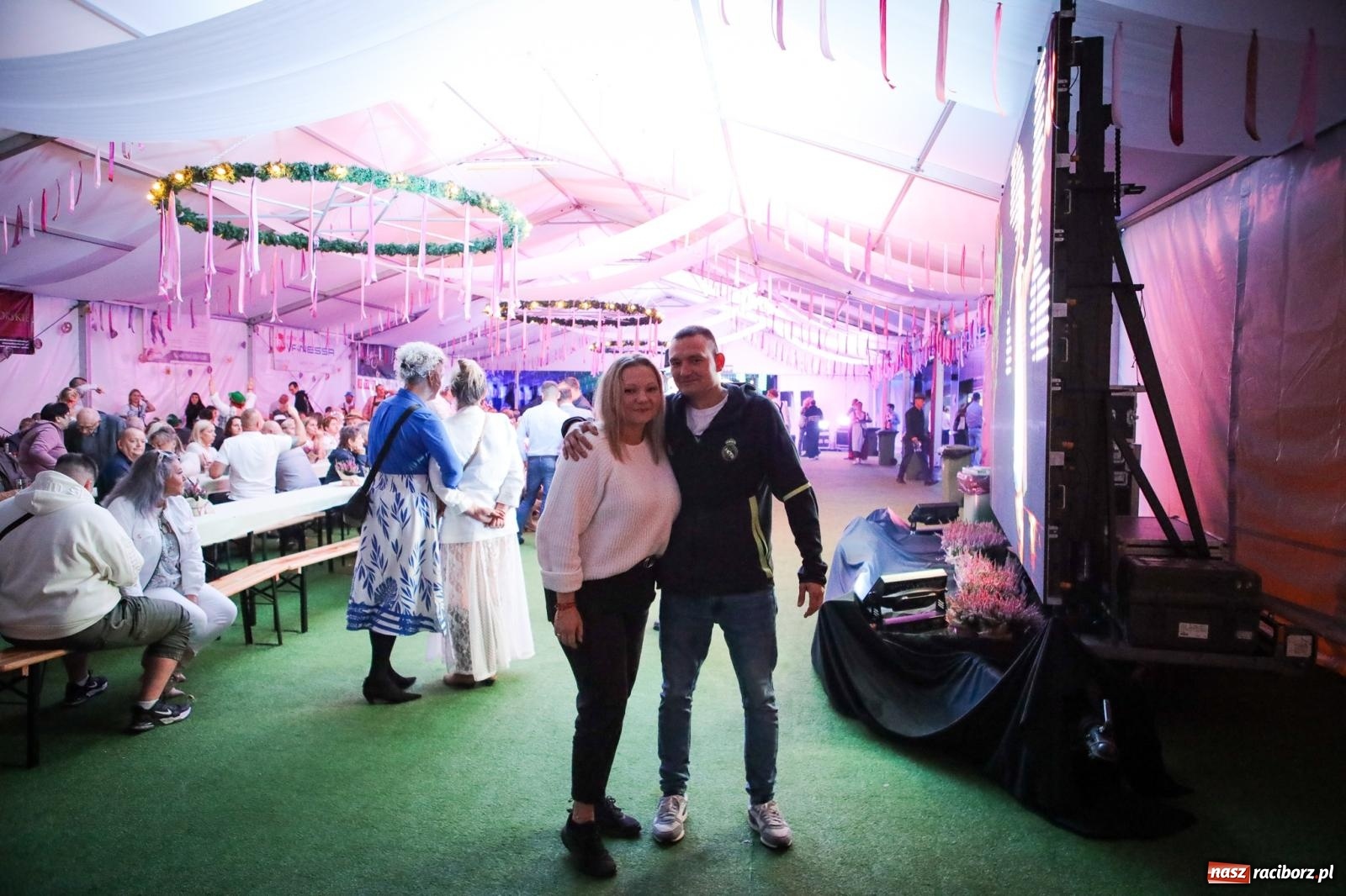 Zdjęcie w galerii na portalu naszraciborz.pl: Szymocice świętowały 25 lat Oktoberfestu. Na scenie Toby i Francesco Napoli [FOTO] wiadomości z regionu