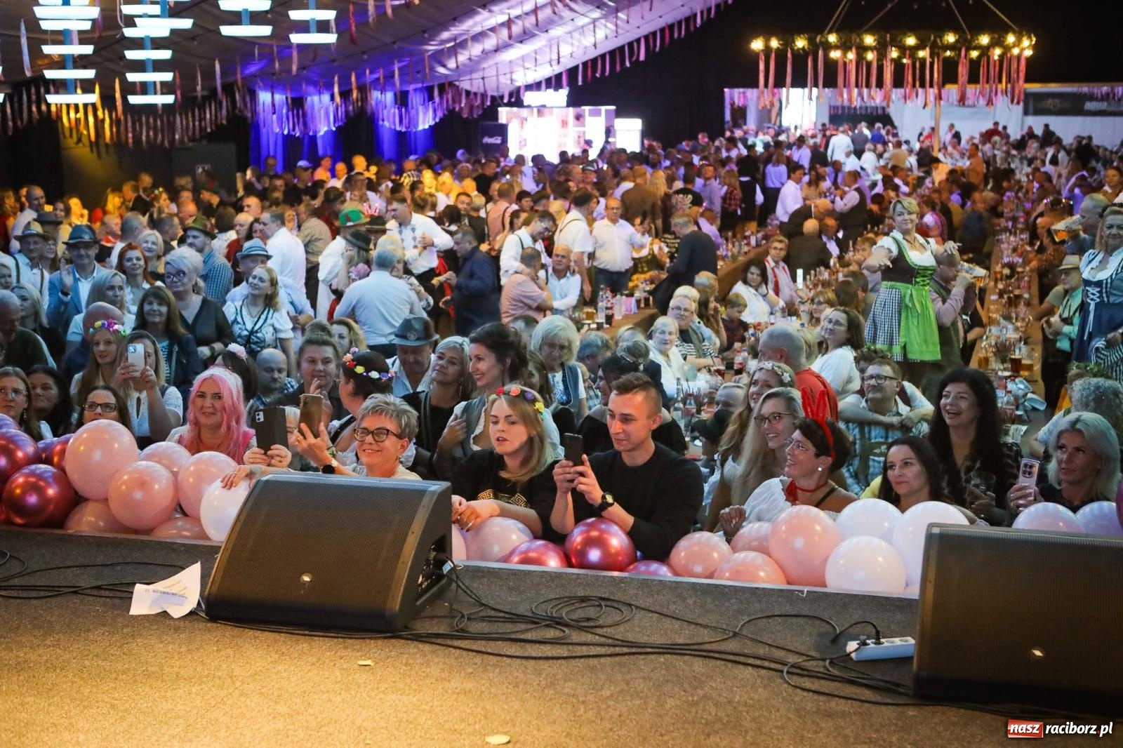 Zdjęcie w galerii na portalu naszraciborz.pl: Szymocice świętowały 25 lat Oktoberfestu. Na scenie Toby i Francesco Napoli [FOTO] wiadomości z regionu