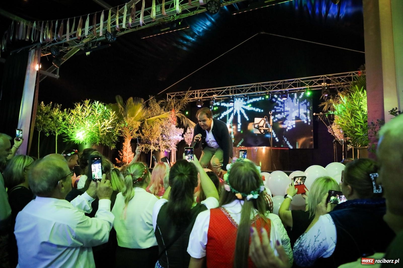 Zdjęcie w galerii na portalu naszraciborz.pl: Szymocice świętowały 25 lat Oktoberfestu. Na scenie Toby i Francesco Napoli [FOTO] wiadomości z regionu