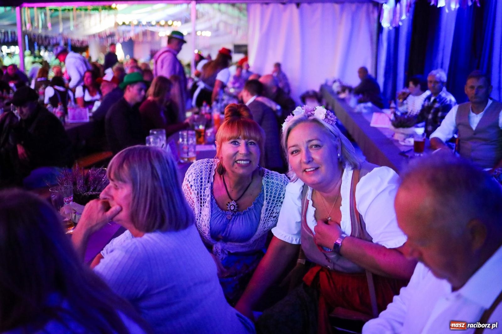 Zdjęcie w galerii na portalu naszraciborz.pl: Szymocice świętowały 25 lat Oktoberfestu. Na scenie Toby i Francesco Napoli [FOTO] wiadomości z regionu