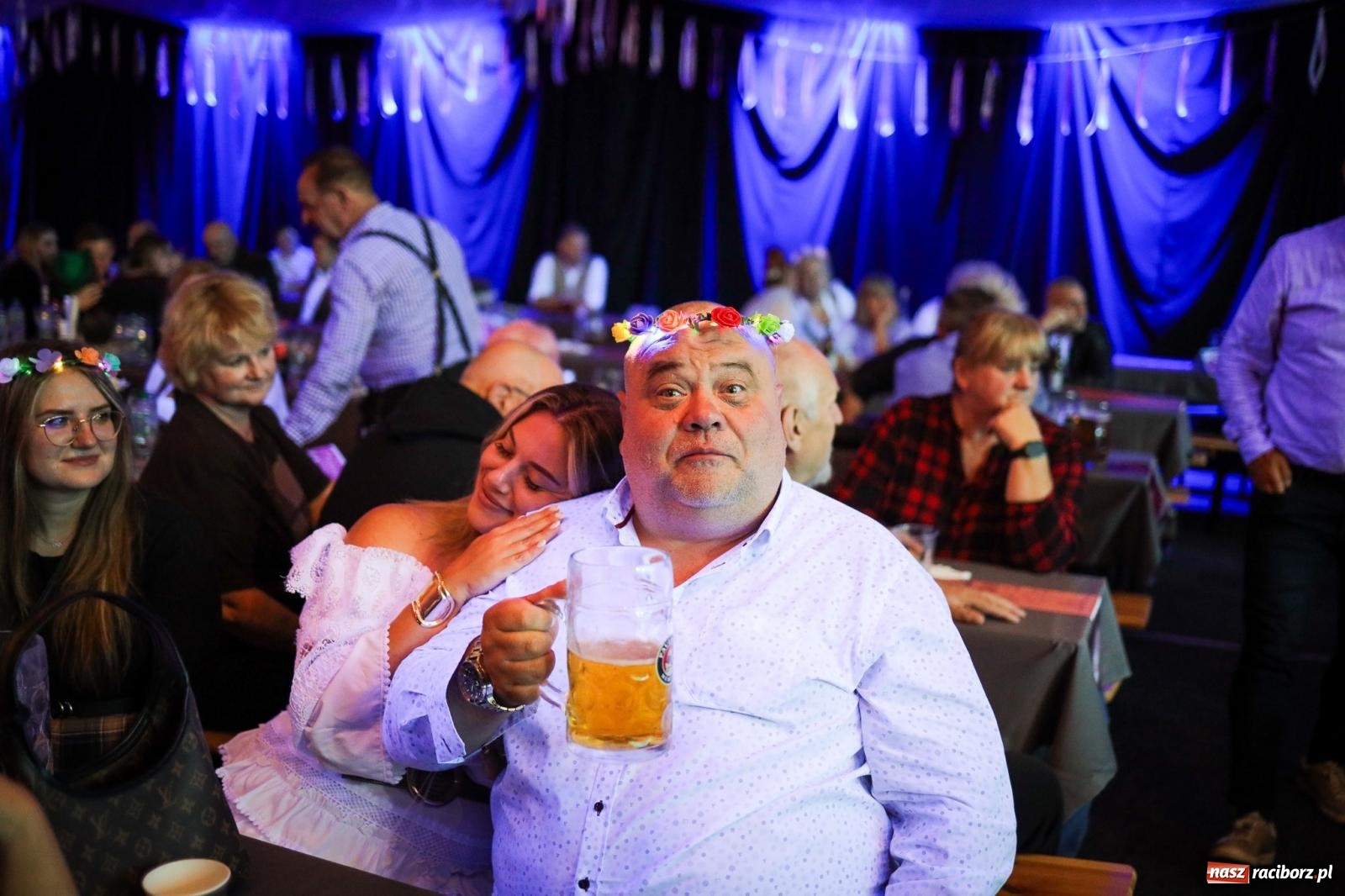 Zdjęcie w galerii na portalu naszraciborz.pl: Szymocice świętowały 25 lat Oktoberfestu. Na scenie Toby i Francesco Napoli [FOTO] wiadomości z regionu