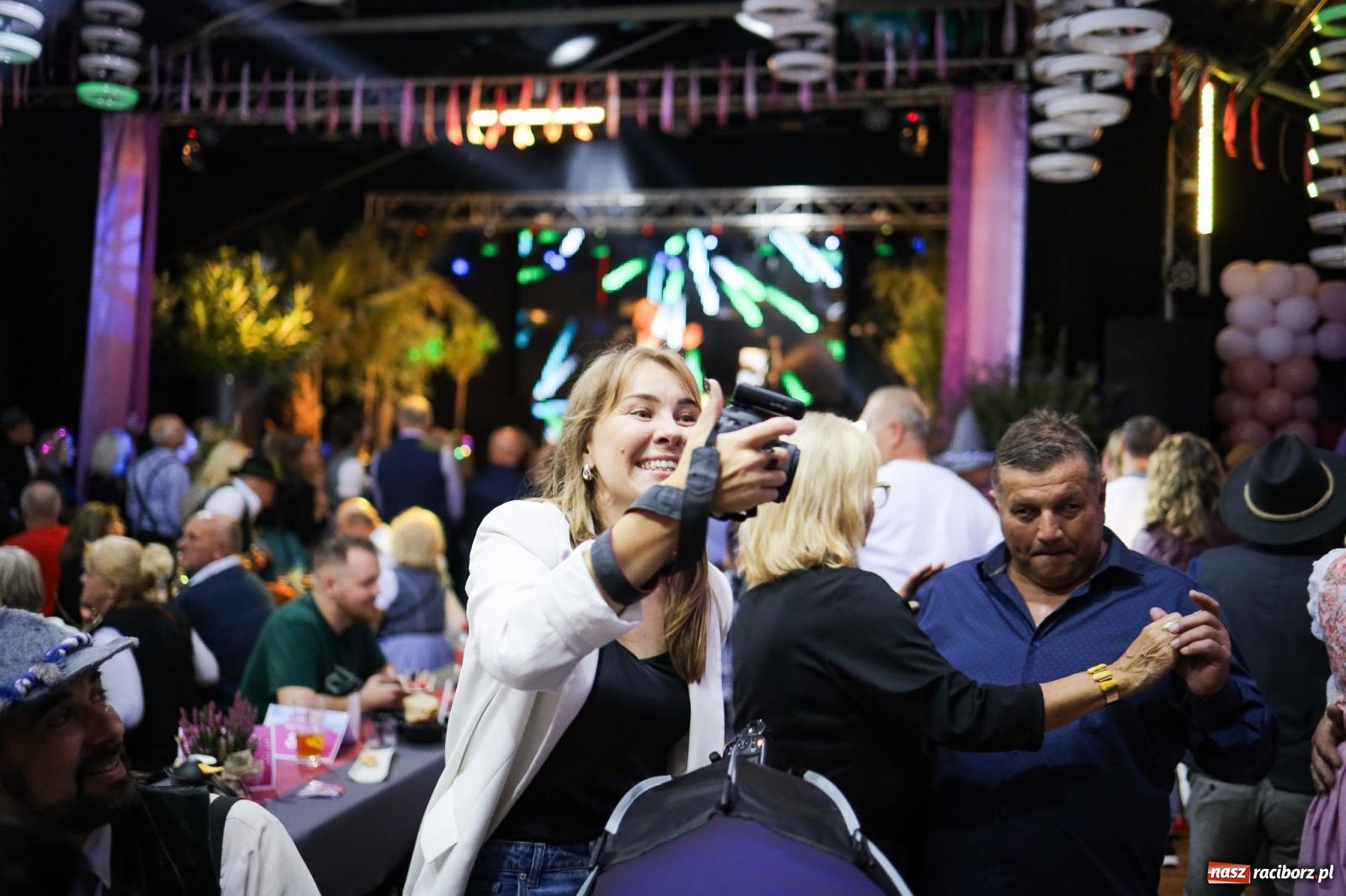 Zdjęcie w galerii na portalu naszraciborz.pl: Szymocice świętowały 25 lat Oktoberfestu. Na scenie Toby i Francesco Napoli [FOTO] wiadomości z regionu