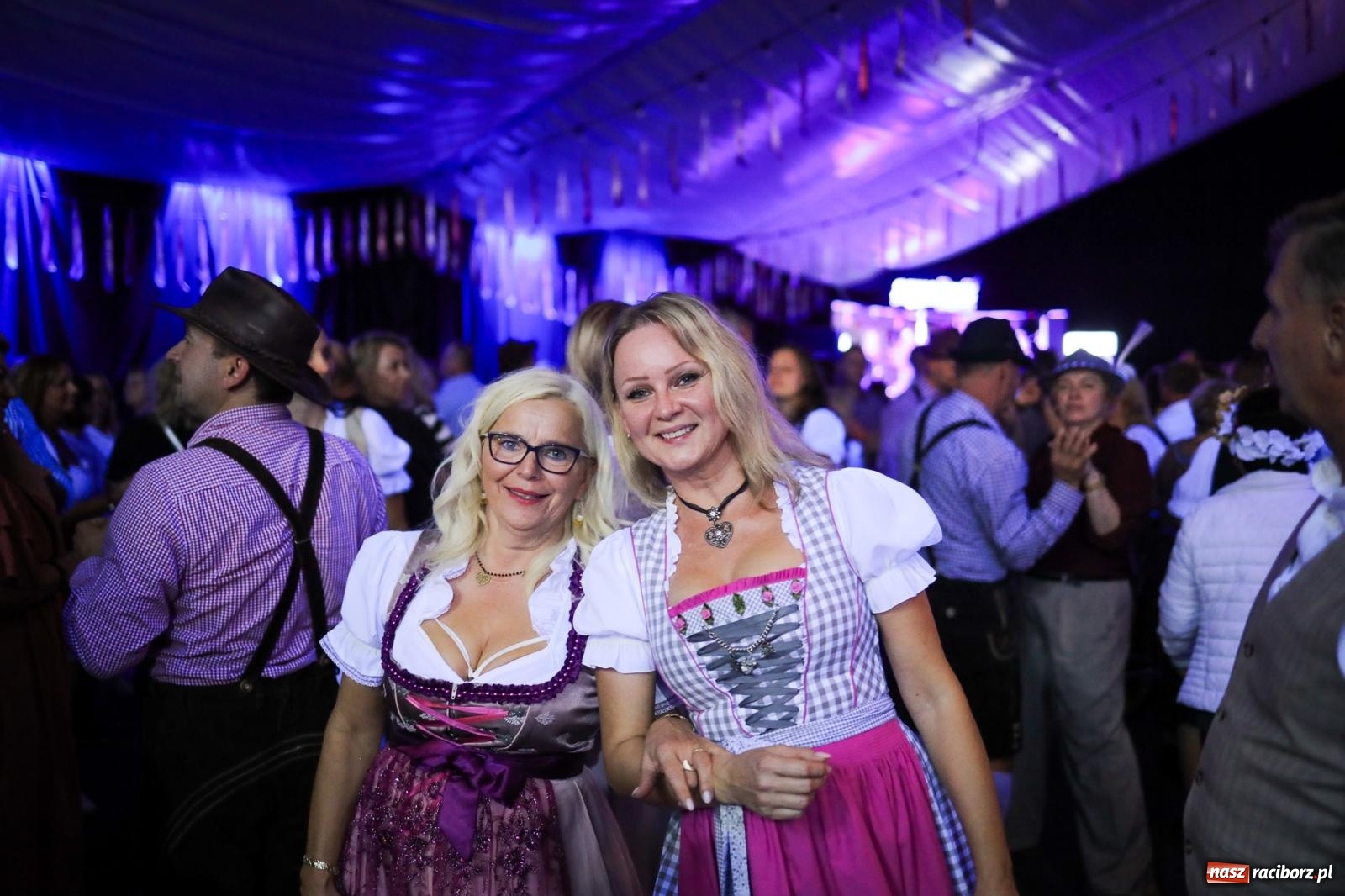 Zdjęcie w galerii na portalu naszraciborz.pl: Szymocice świętowały 25 lat Oktoberfestu. Na scenie Toby i Francesco Napoli [FOTO] wiadomości z regionu