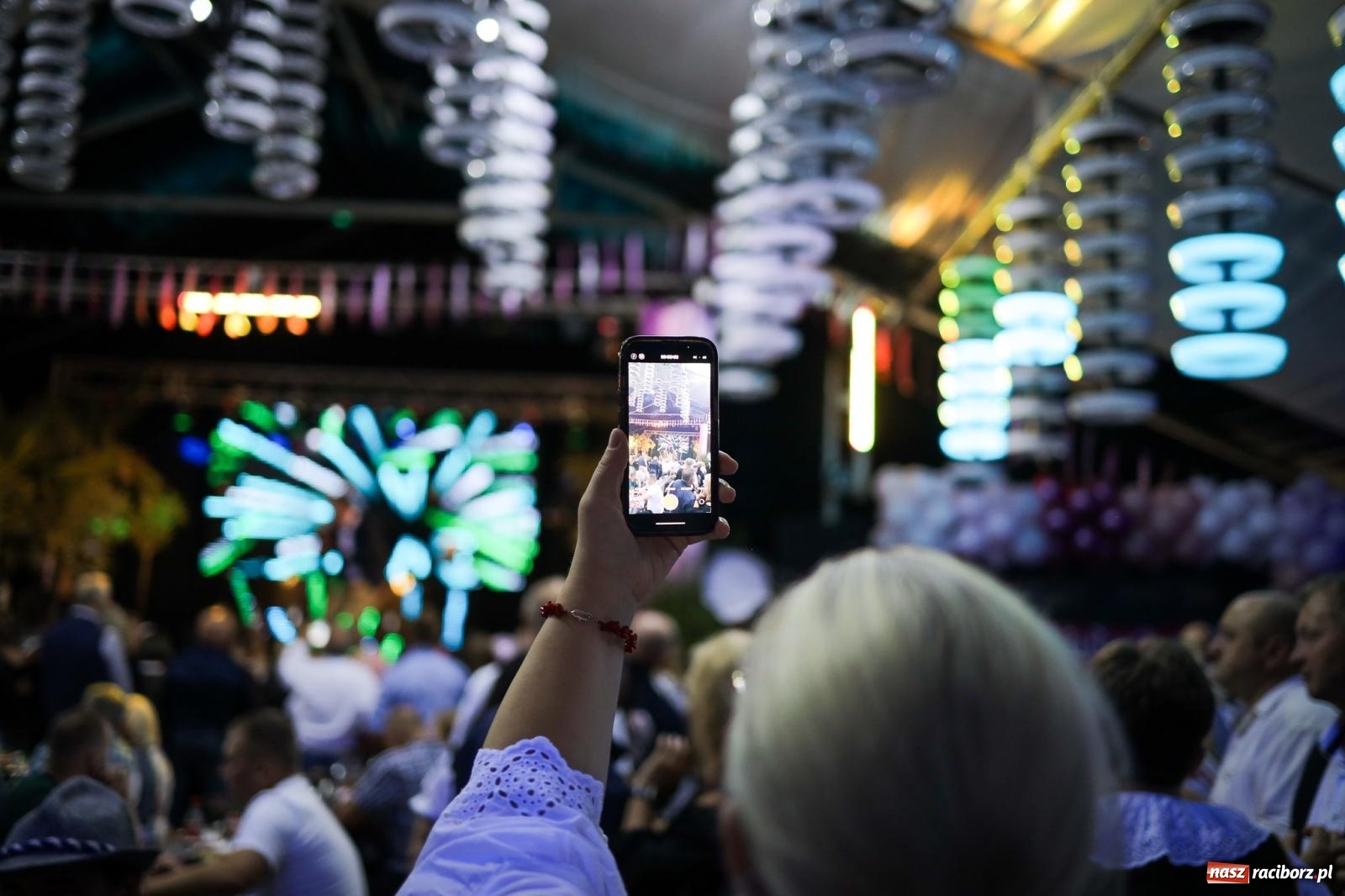 Zdjęcie w galerii na portalu naszraciborz.pl: Szymocice świętowały 25 lat Oktoberfestu. Na scenie Toby i Francesco Napoli [FOTO] wiadomości z regionu