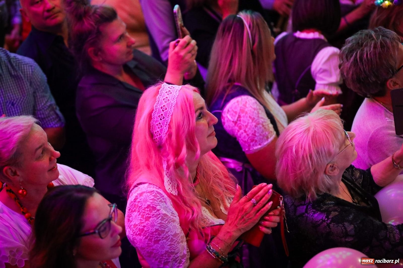 Zdjęcie w galerii na portalu naszraciborz.pl: Szymocice świętowały 25 lat Oktoberfestu. Na scenie Toby i Francesco Napoli [FOTO] wiadomości z regionu