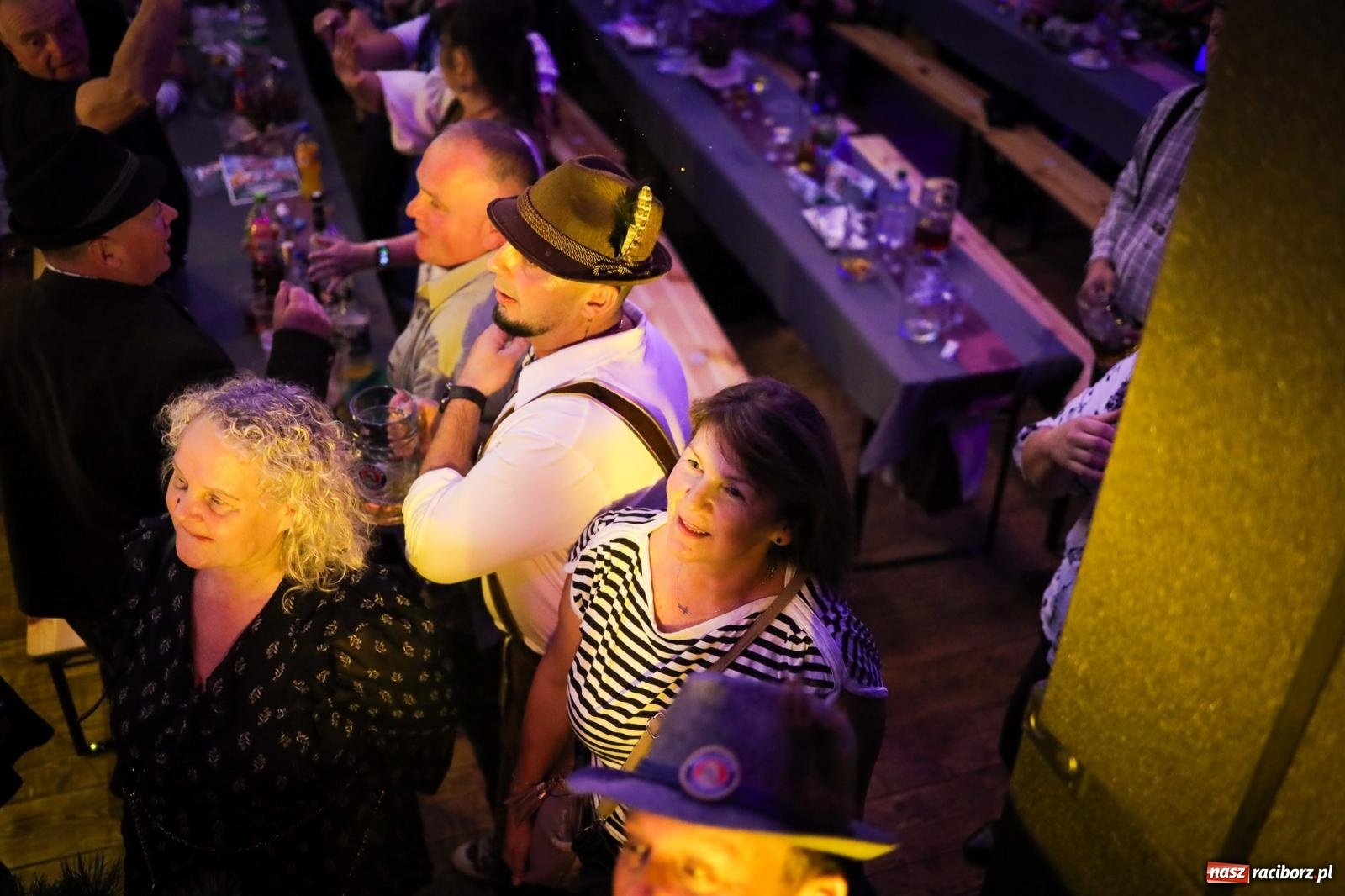 Zdjęcie w galerii na portalu naszraciborz.pl: Szymocice świętowały 25 lat Oktoberfestu. Na scenie Toby i Francesco Napoli [FOTO] wiadomości z regionu