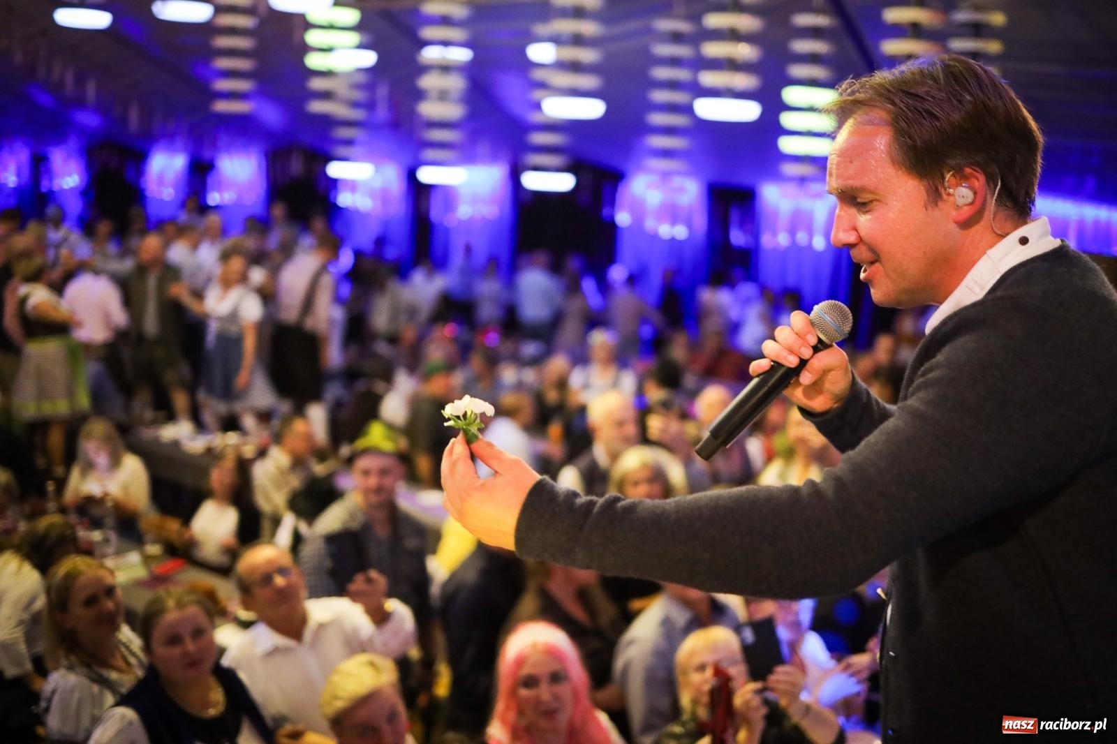 Zdjęcie w galerii na portalu naszraciborz.pl: Szymocice świętowały 25 lat Oktoberfestu. Na scenie Toby i Francesco Napoli [FOTO] wiadomości z regionu