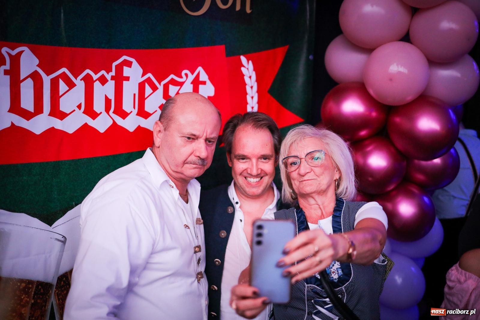 Zdjęcie w galerii na portalu naszraciborz.pl: Szymocice świętowały 25 lat Oktoberfestu. Na scenie Toby i Francesco Napoli [FOTO] wiadomości z regionu