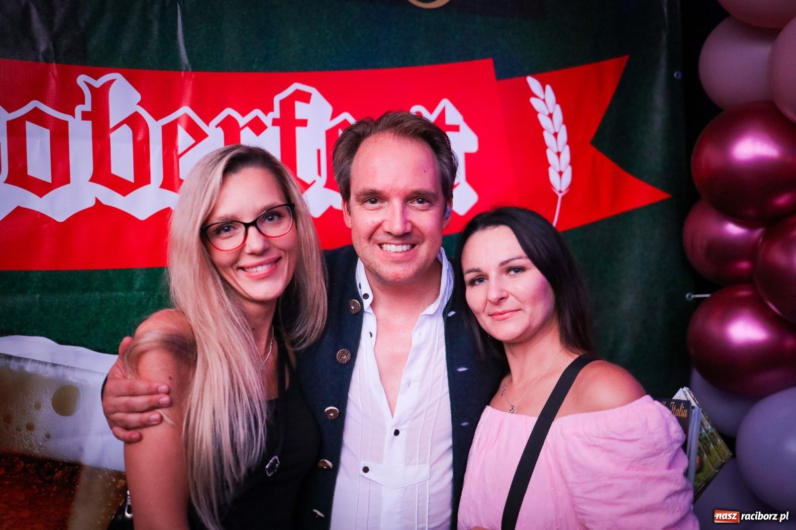 Zdjęcie w galerii na portalu naszraciborz.pl: Szymocice świętowały 25 lat Oktoberfestu. Na scenie Toby i Francesco Napoli [FOTO] wiadomości z regionu