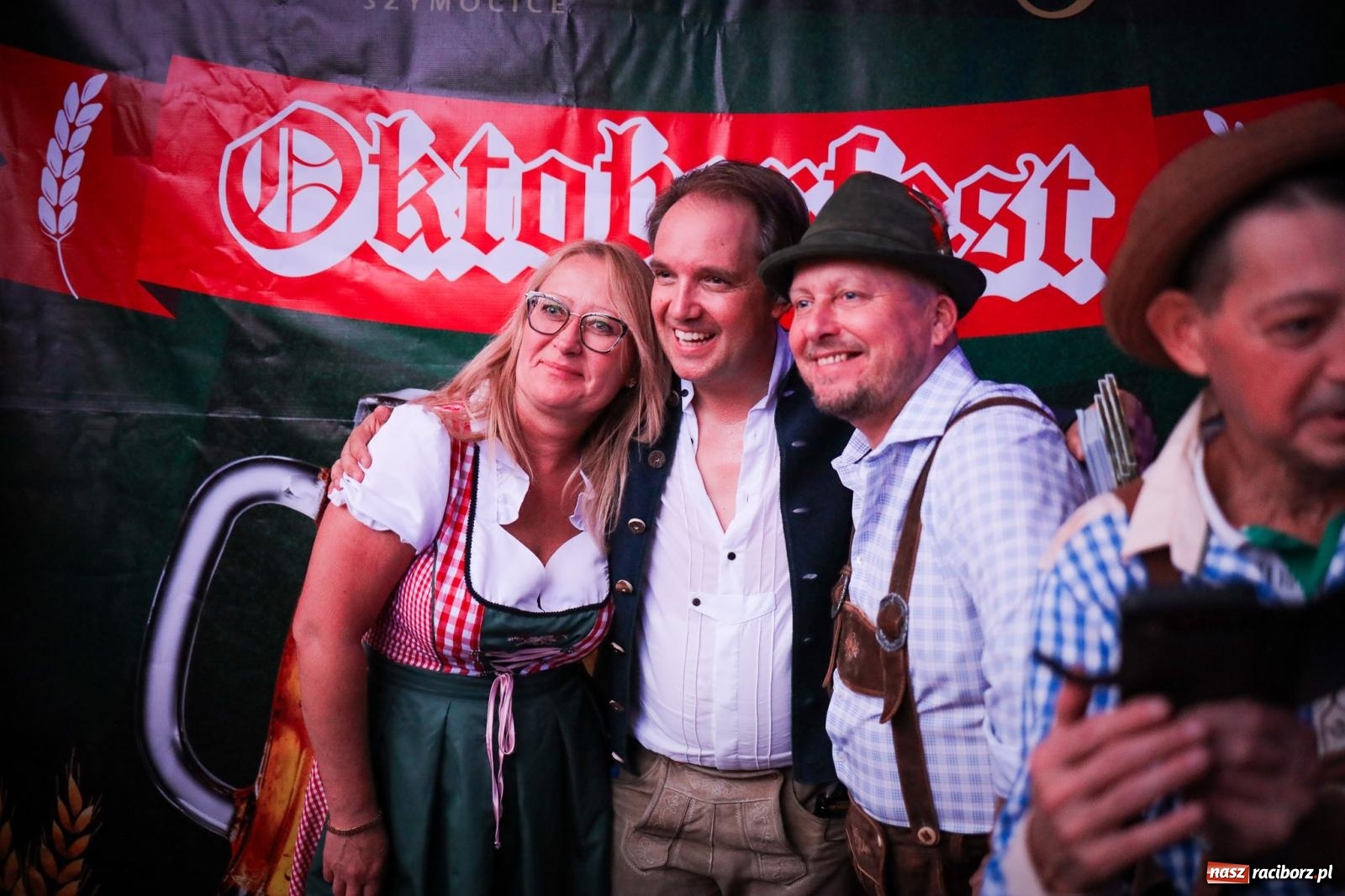 Zdjęcie w galerii na portalu naszraciborz.pl: Szymocice świętowały 25 lat Oktoberfestu. Na scenie Toby i Francesco Napoli [FOTO] wiadomości z regionu