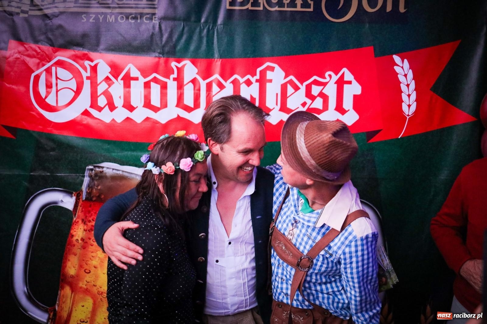 Zdjęcie w galerii na portalu naszraciborz.pl: Szymocice świętowały 25 lat Oktoberfestu. Na scenie Toby i Francesco Napoli [FOTO] wiadomości z regionu