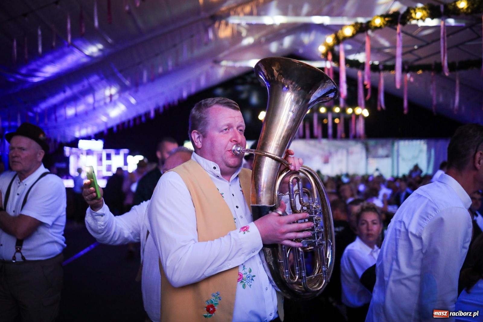 Zdjęcie w galerii na portalu naszraciborz.pl: Szymocice świętowały 25 lat Oktoberfestu. Na scenie Toby i Francesco Napoli [FOTO] wiadomości z regionu