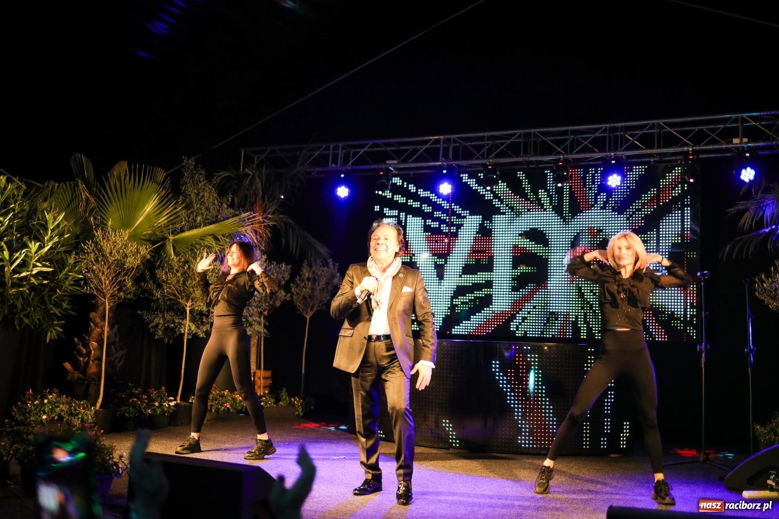 Zdjęcie w galerii na portalu naszraciborz.pl: Szymocice świętowały 25 lat Oktoberfestu. Na scenie Toby i Francesco Napoli [FOTO] wiadomości z regionu