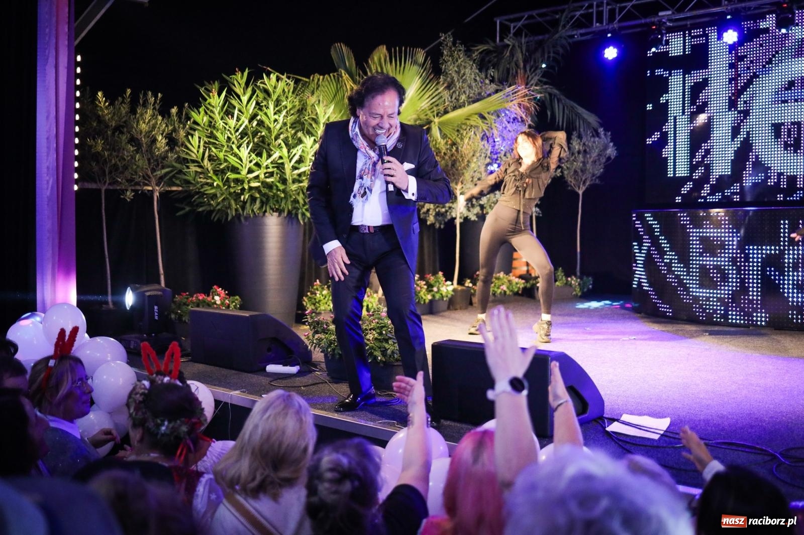 Zdjęcie w galerii na portalu naszraciborz.pl: Szymocice świętowały 25 lat Oktoberfestu. Na scenie Toby i Francesco Napoli [FOTO] wiadomości z regionu