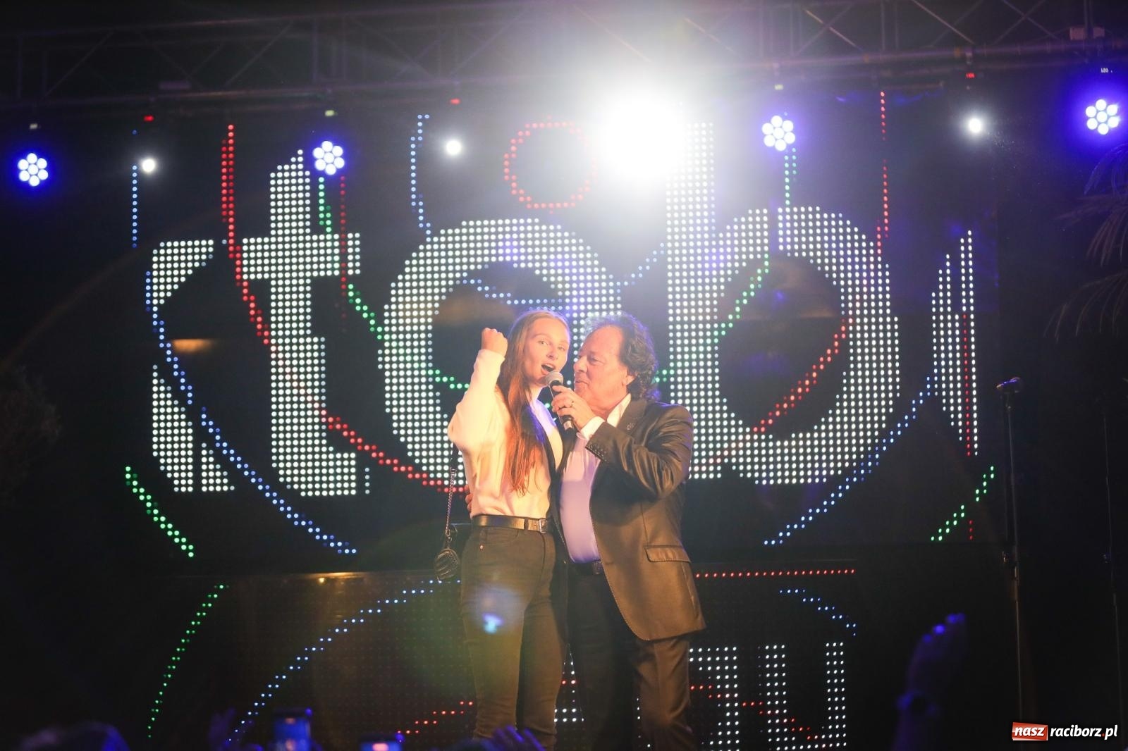 Zdjęcie w galerii na portalu naszraciborz.pl: Szymocice świętowały 25 lat Oktoberfestu. Na scenie Toby i Francesco Napoli [FOTO] wiadomości z regionu