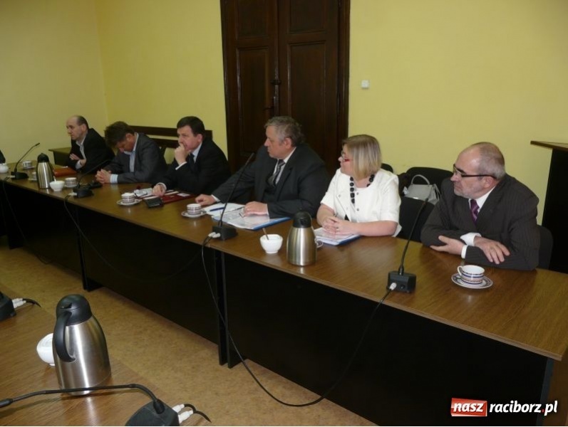 Zdjęcie w galerii na portalu naszraciborz.pl: Spotkanie w sprawie kolei wiadomości z regionu