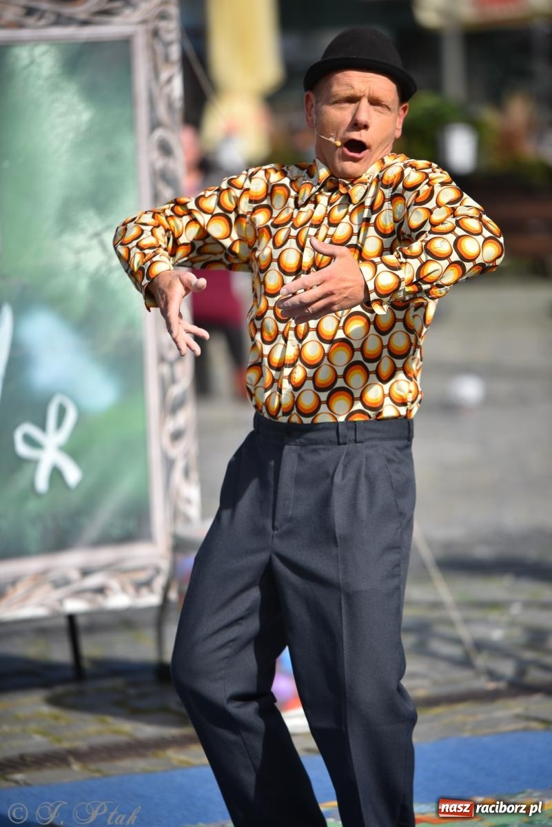 Zdjęcie w galerii na portalu naszraciborz.pl: Pozor, už nemôžem - spektakl na raciborskim Rynku [FOTO i WIDEO] wiadomości z regionu