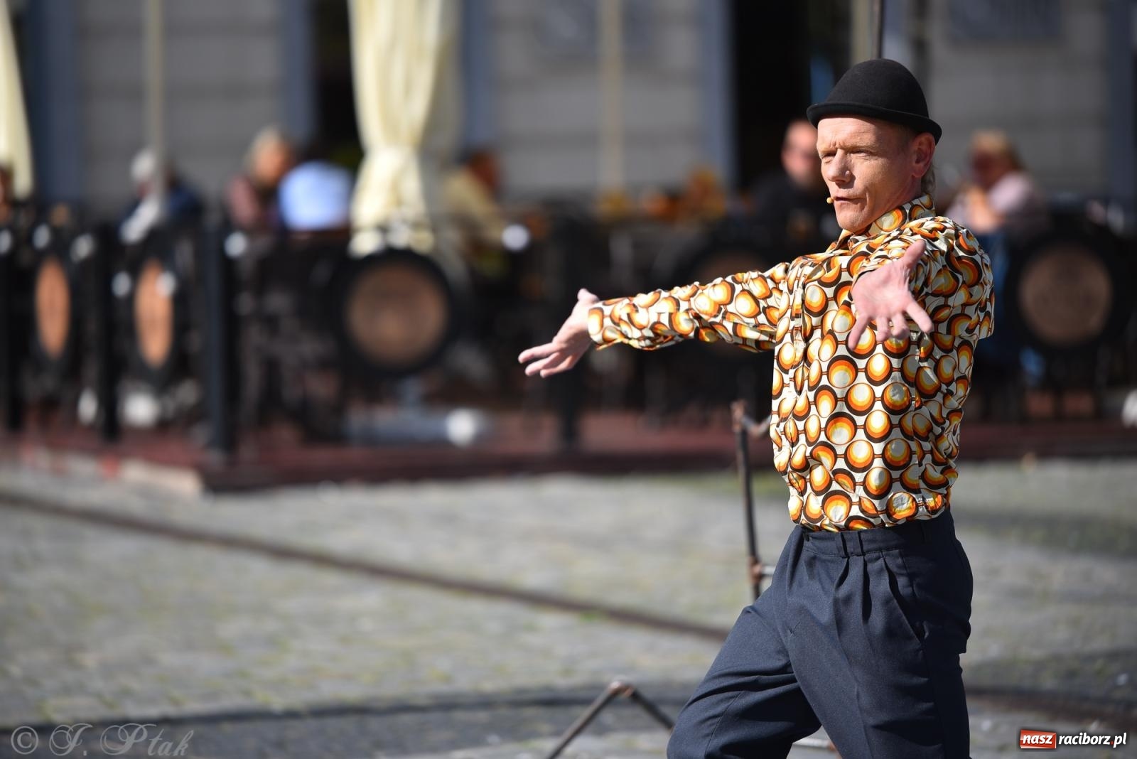 Zdjęcie w galerii na portalu naszraciborz.pl: Pozor, už nemôžem - spektakl na raciborskim Rynku [FOTO i WIDEO] wiadomości z regionu