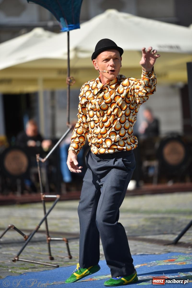 Zdjęcie w galerii na portalu naszraciborz.pl: Pozor, už nemôžem - spektakl na raciborskim Rynku [FOTO i WIDEO] wiadomości z regionu