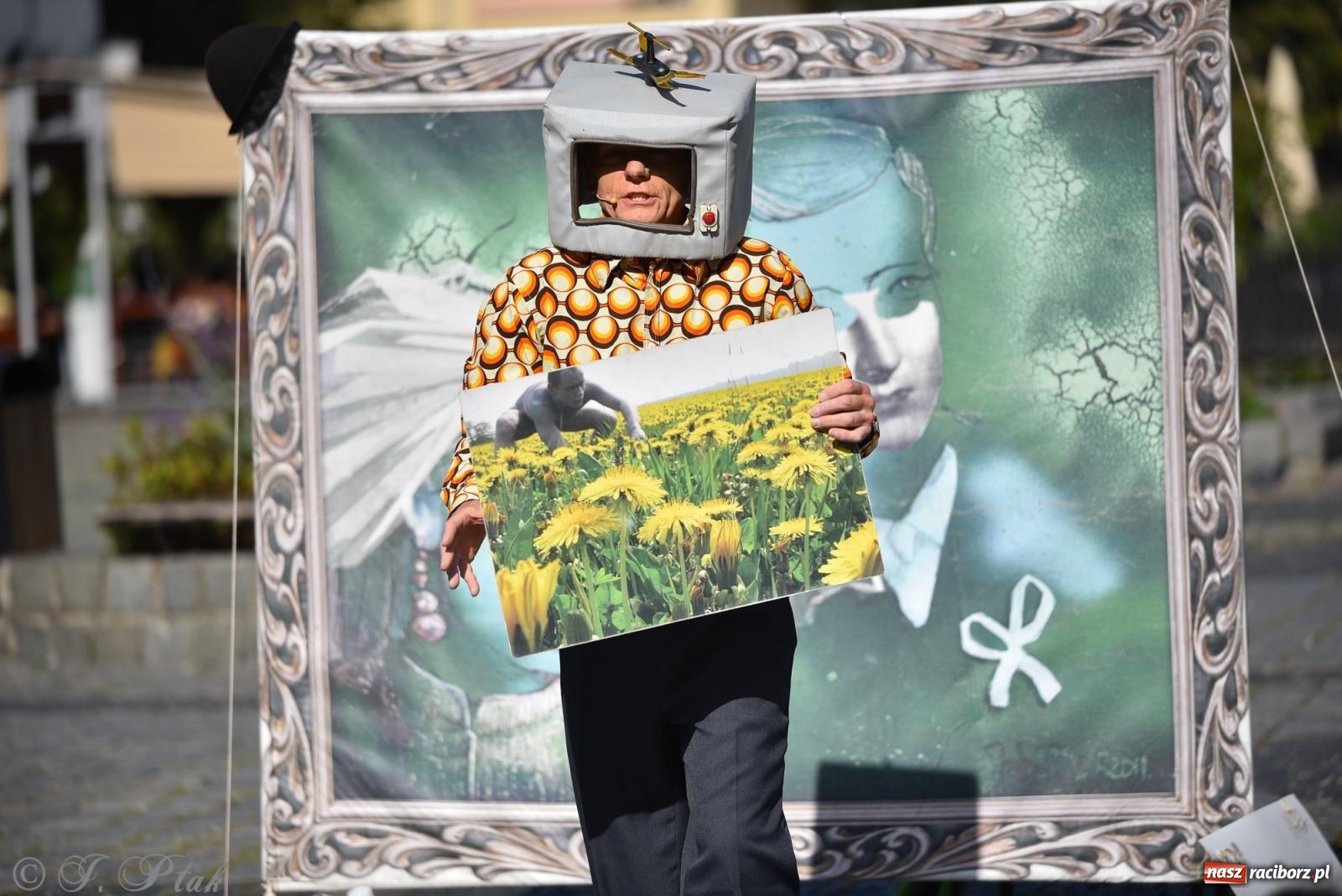 Zdjęcie w galerii na portalu naszraciborz.pl: Pozor, už nemôžem - spektakl na raciborskim Rynku [FOTO i WIDEO] wiadomości z regionu