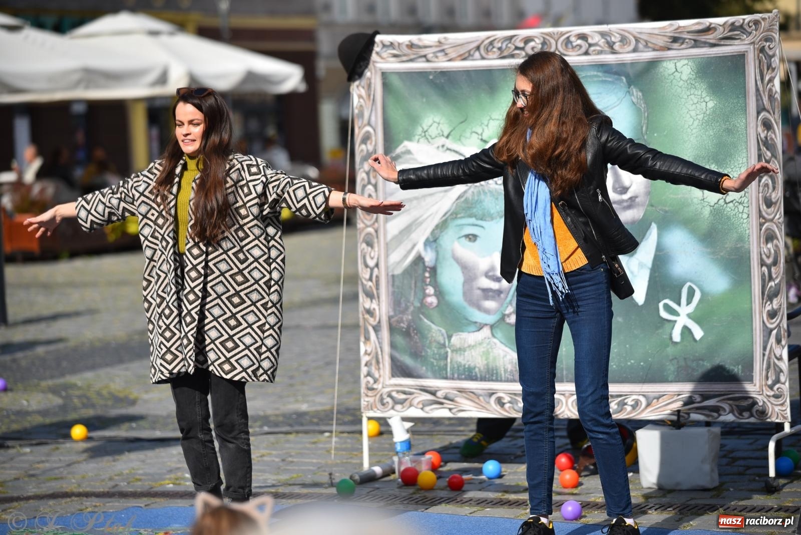 Zdjęcie w galerii na portalu naszraciborz.pl: Pozor, už nemôžem - spektakl na raciborskim Rynku [FOTO i WIDEO] wiadomości z regionu