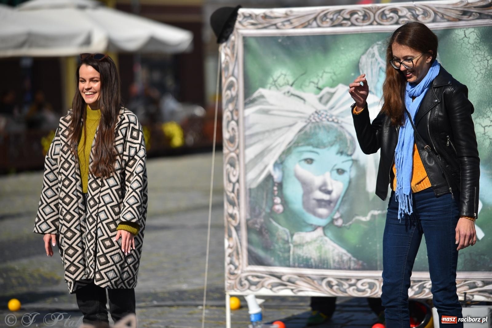 Zdjęcie w galerii na portalu naszraciborz.pl: Pozor, už nemôžem - spektakl na raciborskim Rynku [FOTO i WIDEO] wiadomości z regionu