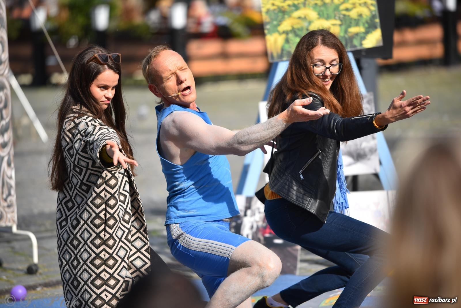 Zdjęcie w galerii na portalu naszraciborz.pl: Pozor, už nemôžem - spektakl na raciborskim Rynku [FOTO i WIDEO] wiadomości z regionu