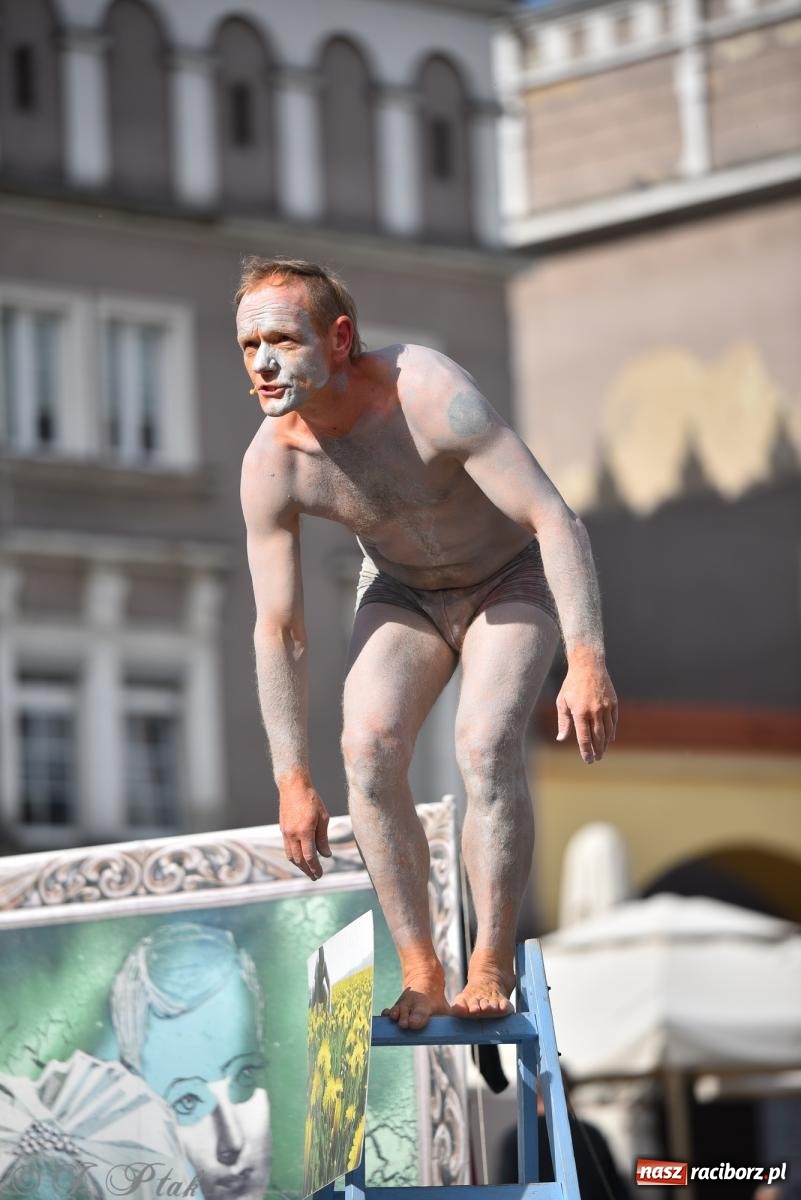 Zdjęcie w galerii na portalu naszraciborz.pl: Pozor, už nemôžem - spektakl na raciborskim Rynku [FOTO i WIDEO] wiadomości z regionu