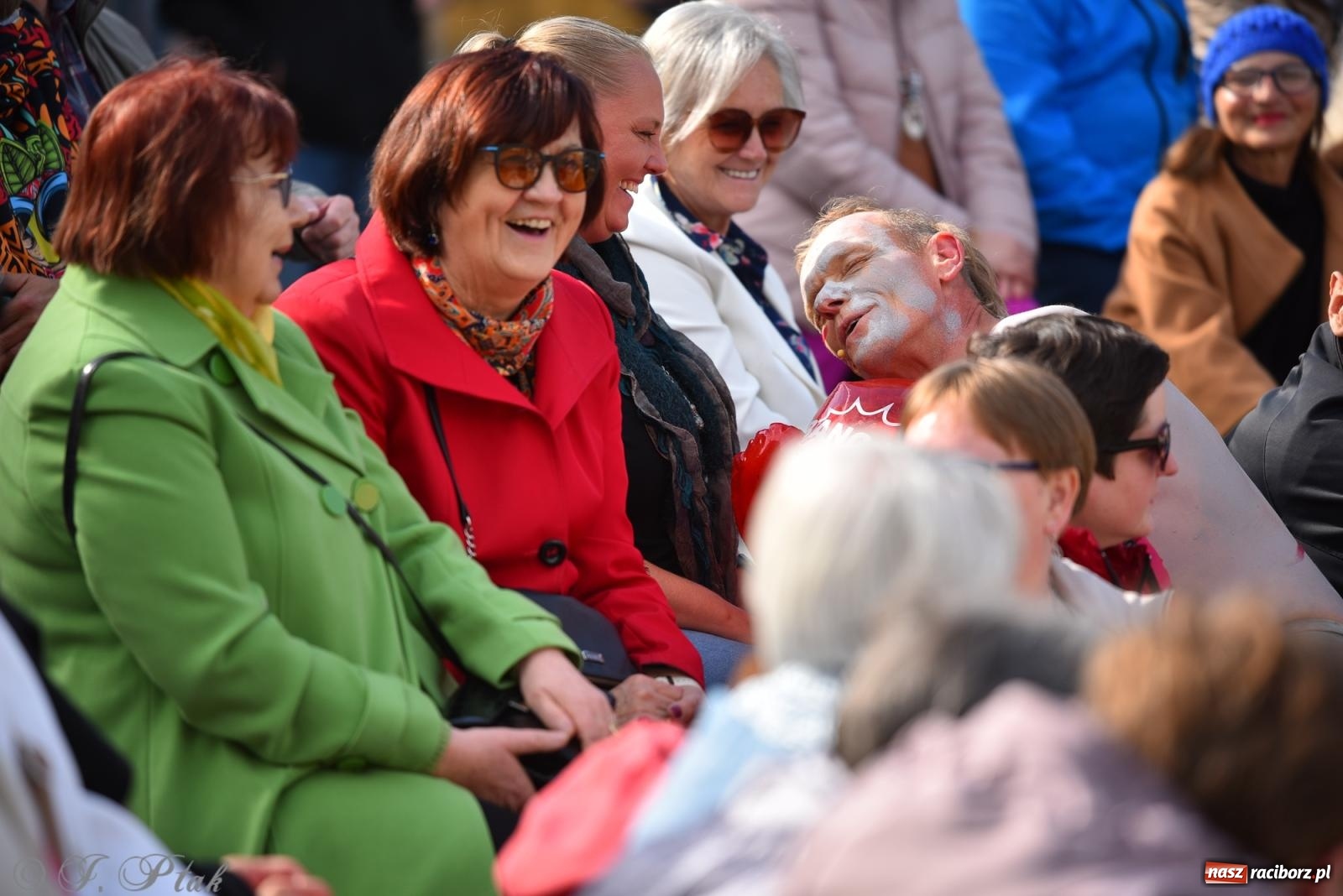 Zdjęcie w galerii na portalu naszraciborz.pl: Pozor, už nemôžem - spektakl na raciborskim Rynku [FOTO i WIDEO] wiadomości z regionu